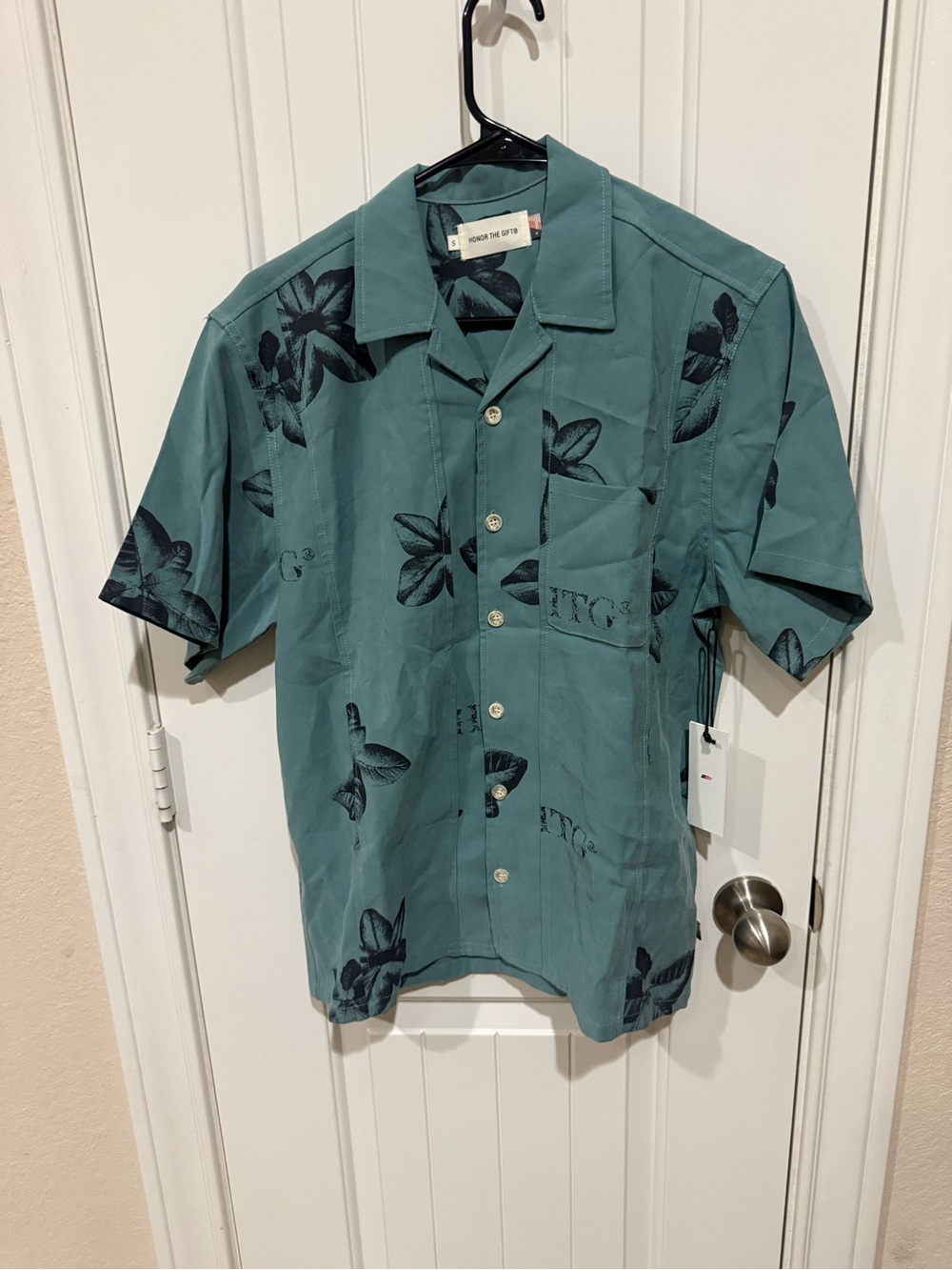 Short-Sleeve Teal Floral Button-Down Shirt